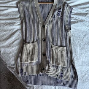 Sleeveless Button-Front Knit Vest - Cream and Light Gray